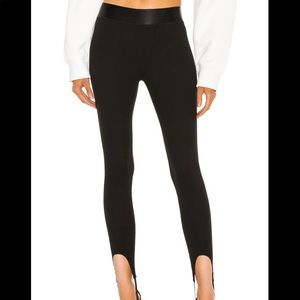 The Range Elastic Band Stirrup Pant in Black
